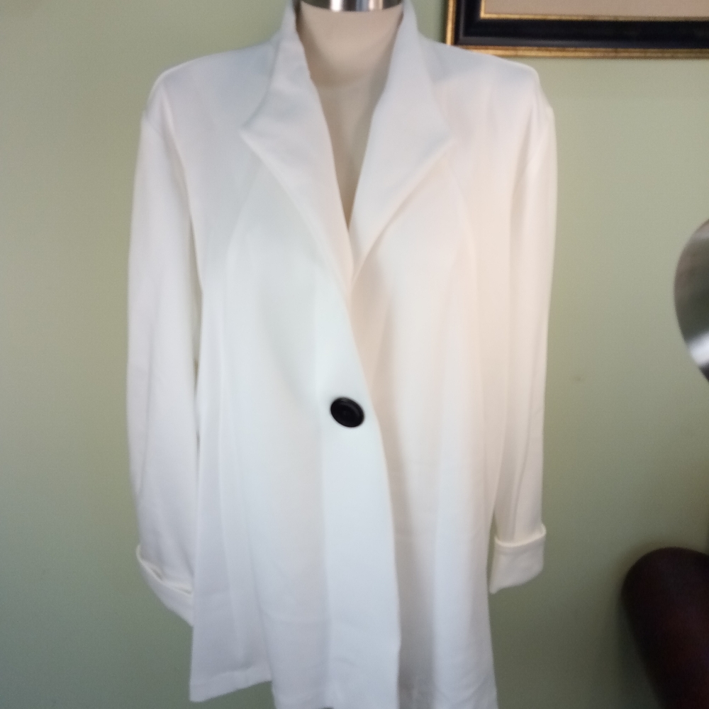 Top Season white silky blazer..2xl